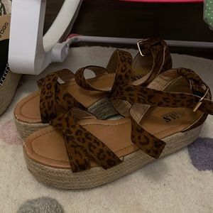 AMS platform sandals